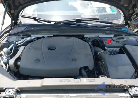 2021 Volvo V60 Cross Country T5 from USA, damaged, VIN YV4102WK3M1074020